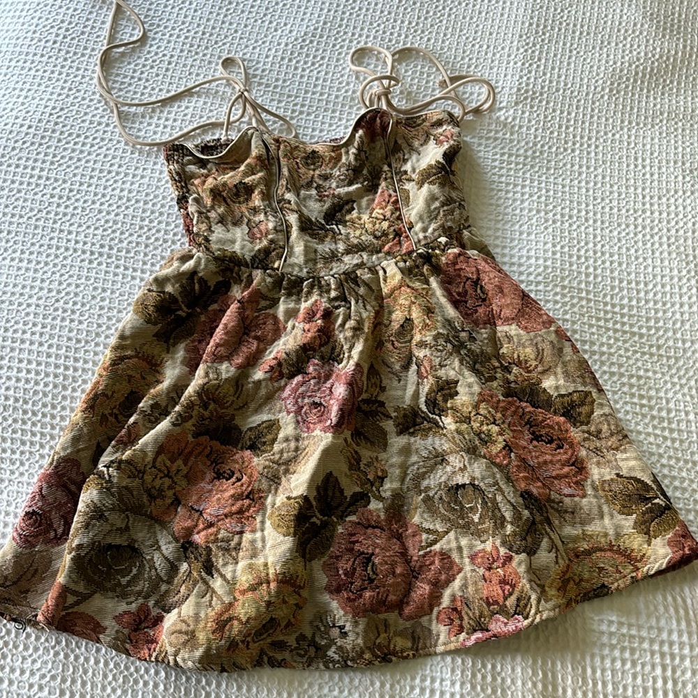 Cute & classic floral dress